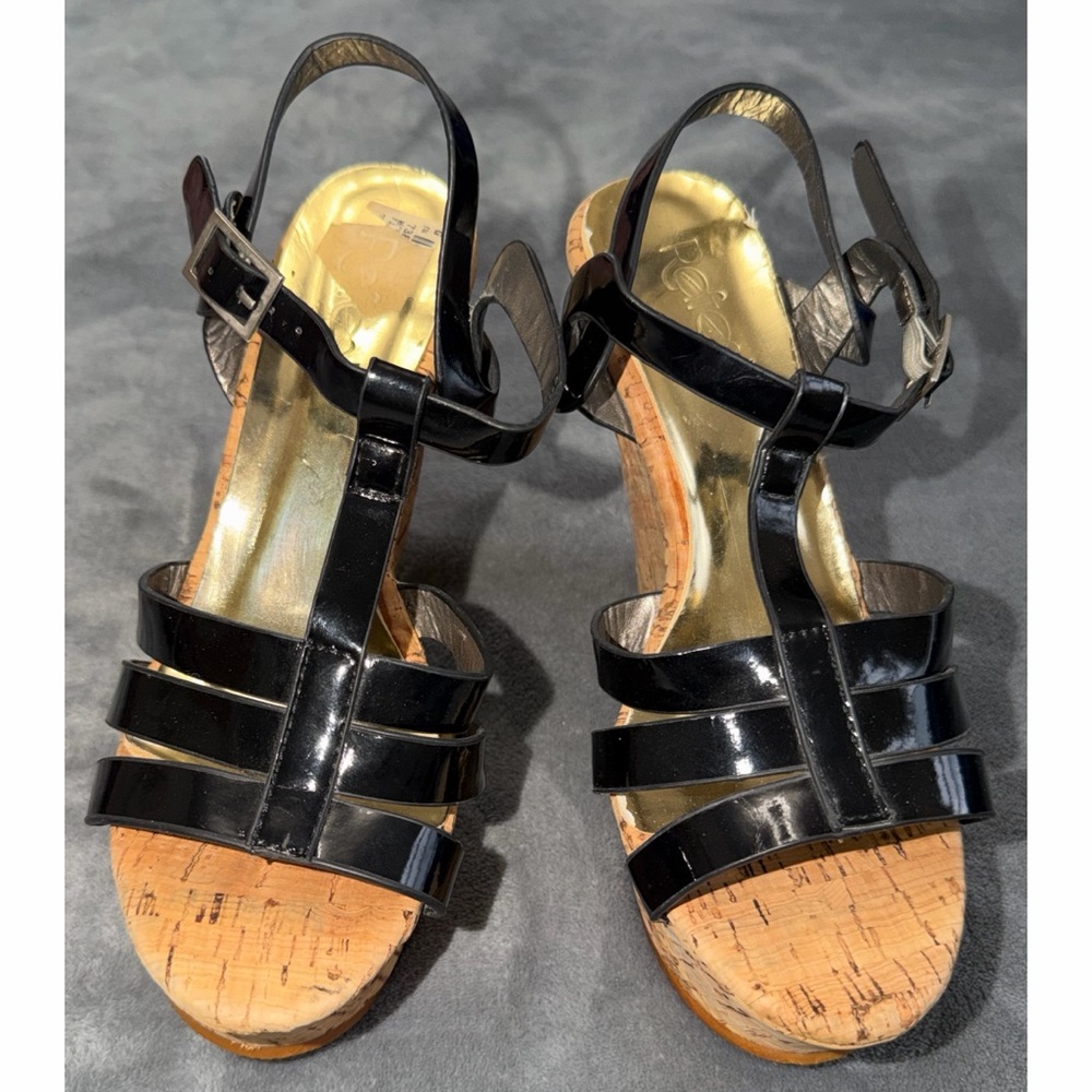 🖤 Strappy Wedges